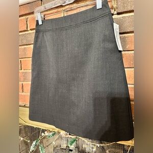 🛍️ American Airlines black mini skirt new condition.